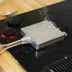 garrett-wade Aluminum Stove Top Waffle Maker Hot