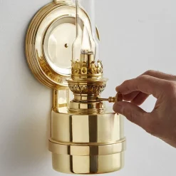 garrett-wade Extra Bright Oil Lamp with Wall Hanger & Smoke Stopper New