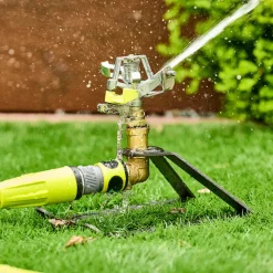 garrett-wade Italian-Made Wide-Area Sprinkler with Metal Sled