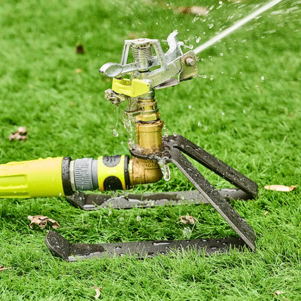 garrett-wade Italian-Made Wide-Area Sprinkler with Metal Sled