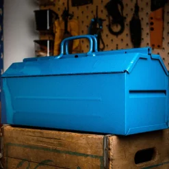 garrett-wade Lockable Hip-Roof Steel Toolbox Online