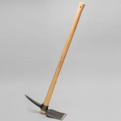 Garrett Wade Pathmaker Pickaxe and Hoe Best