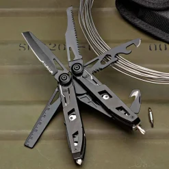 garrett-wade Pocket Multi-Tool with Pliers Clearance
