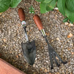 garrett-wade Red Pig 2-Piece Gardening Set Clearance