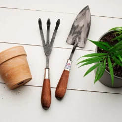 garrett-wade Red Pig 2-Piece Gardening Set Clearance