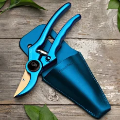 Garrett Wade Ultra-Sharp Sky Blue Pruner and Sheath Set Best