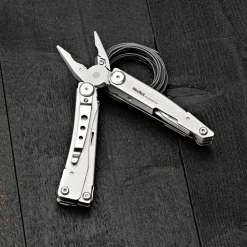 garrett-wade Ultra-Sleek 16-in-1 Multitool Outlet