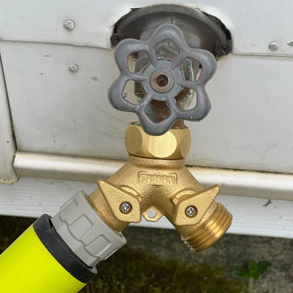 garrett-wade 2-Way Faucet Manifold Outlet