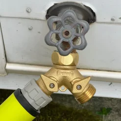 garrett-wade 2-Way Faucet Manifold Outlet